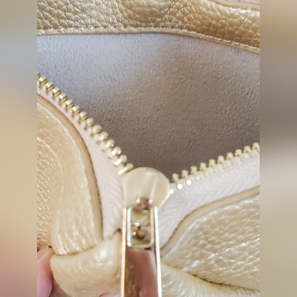 Pyramid-shaped Wristlet - Picture 5 of 12